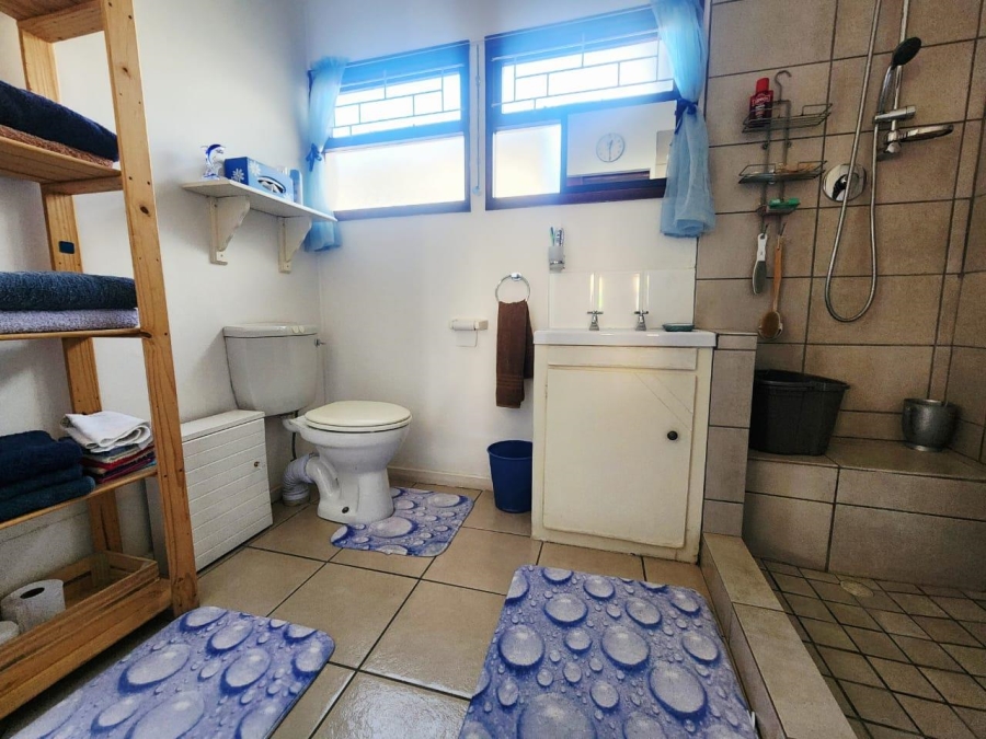 To Let 3 Bedroom Property for Rent in Bothasig Western Cape